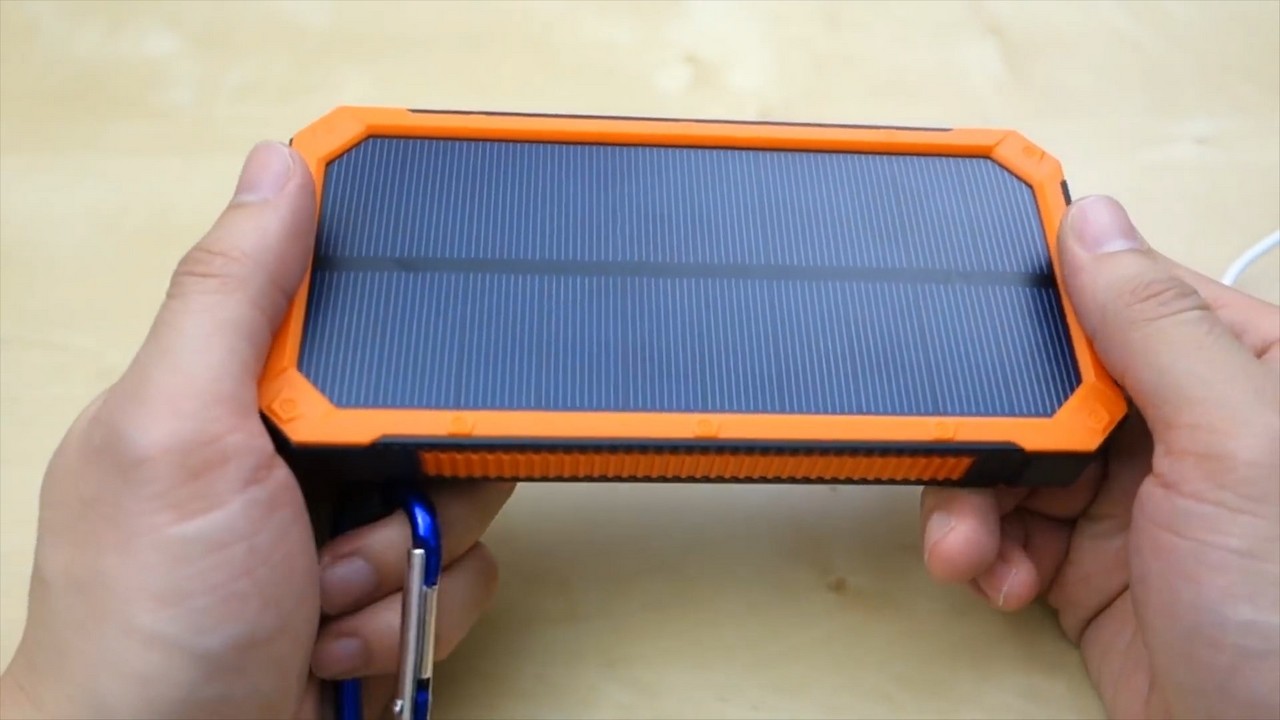 Солнечная батарея в экране