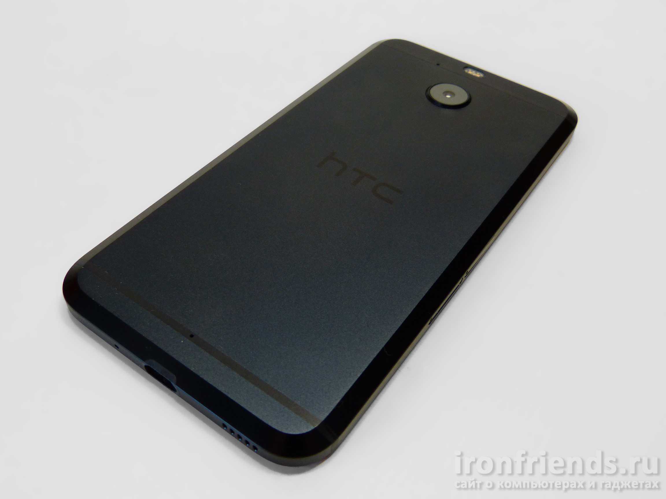 Смартфон HTC 10 Evo