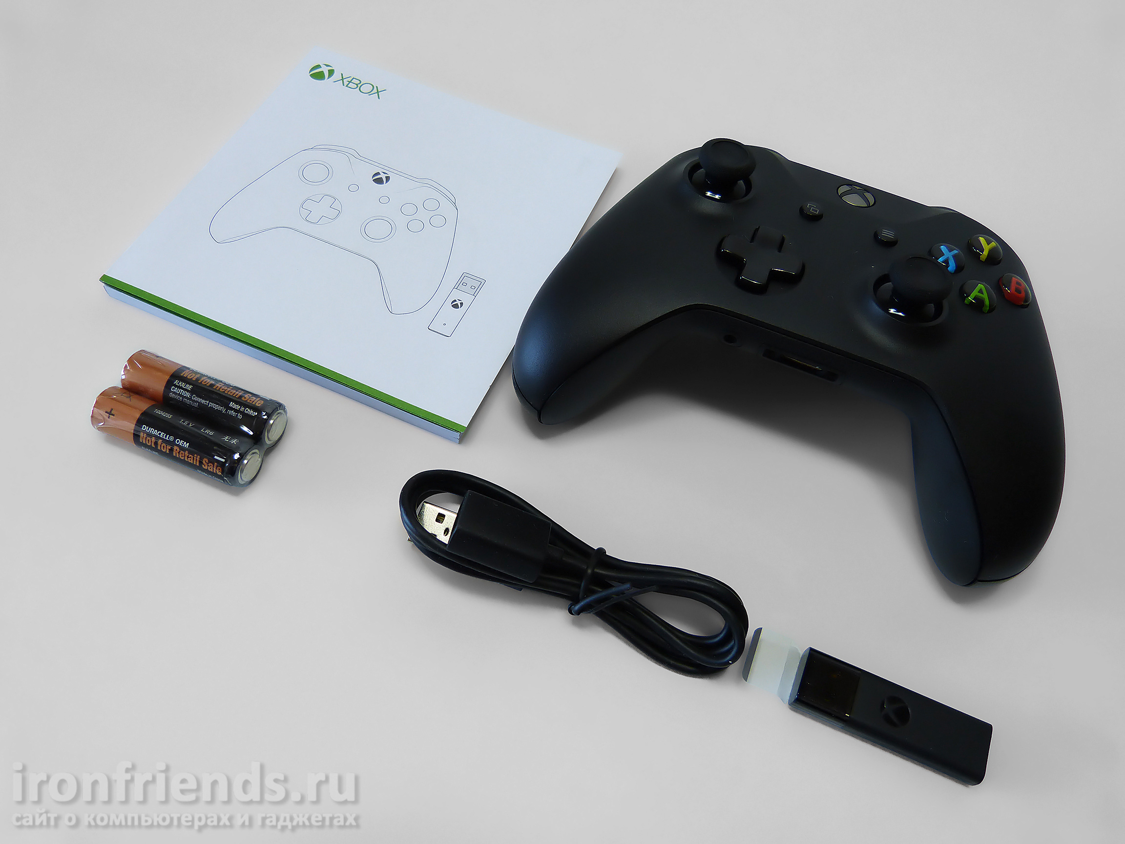 Комплектация геймпада Xbox One S