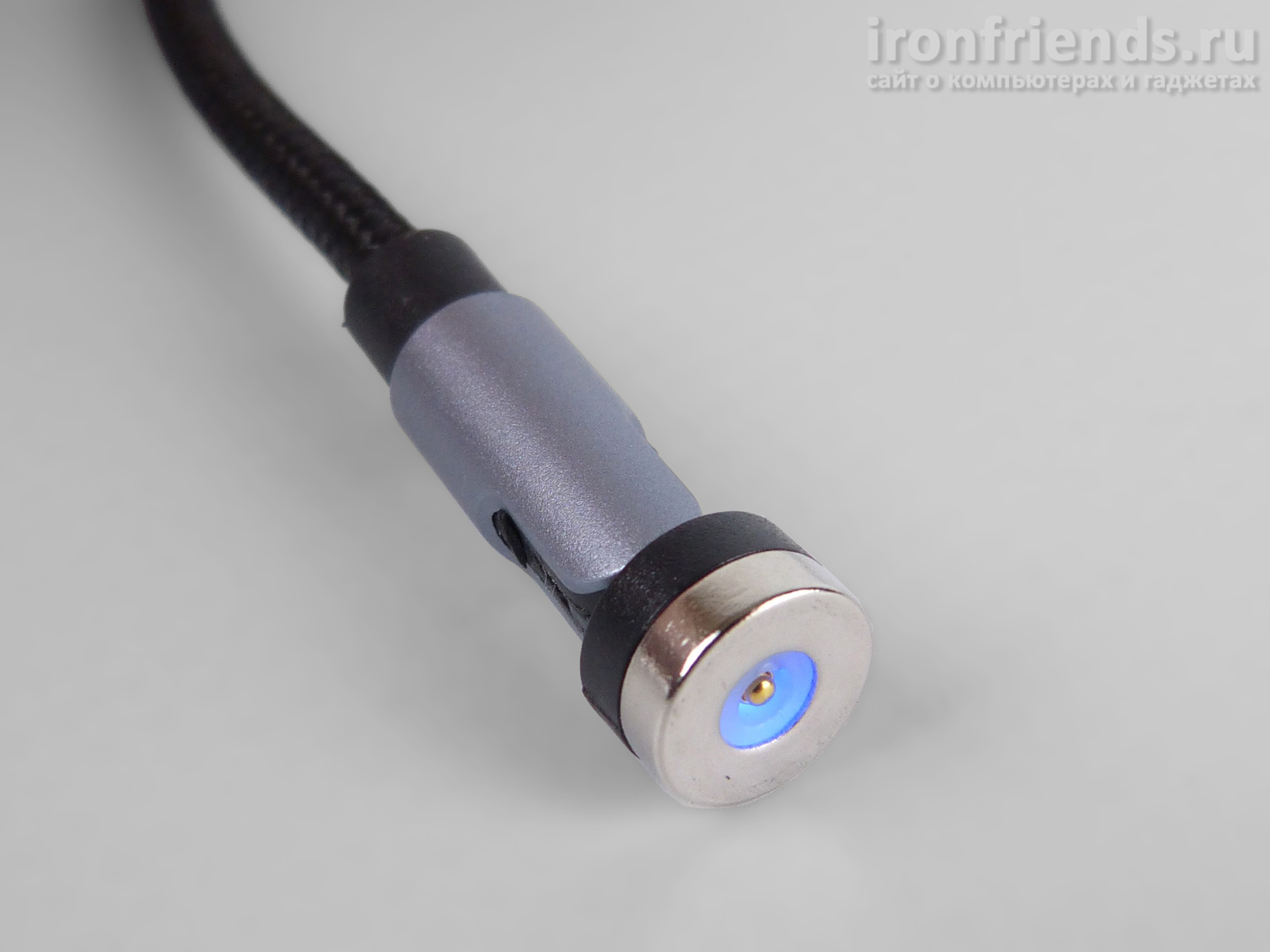 Подсветка круглого коннектора магнитного кабеля Ugreen